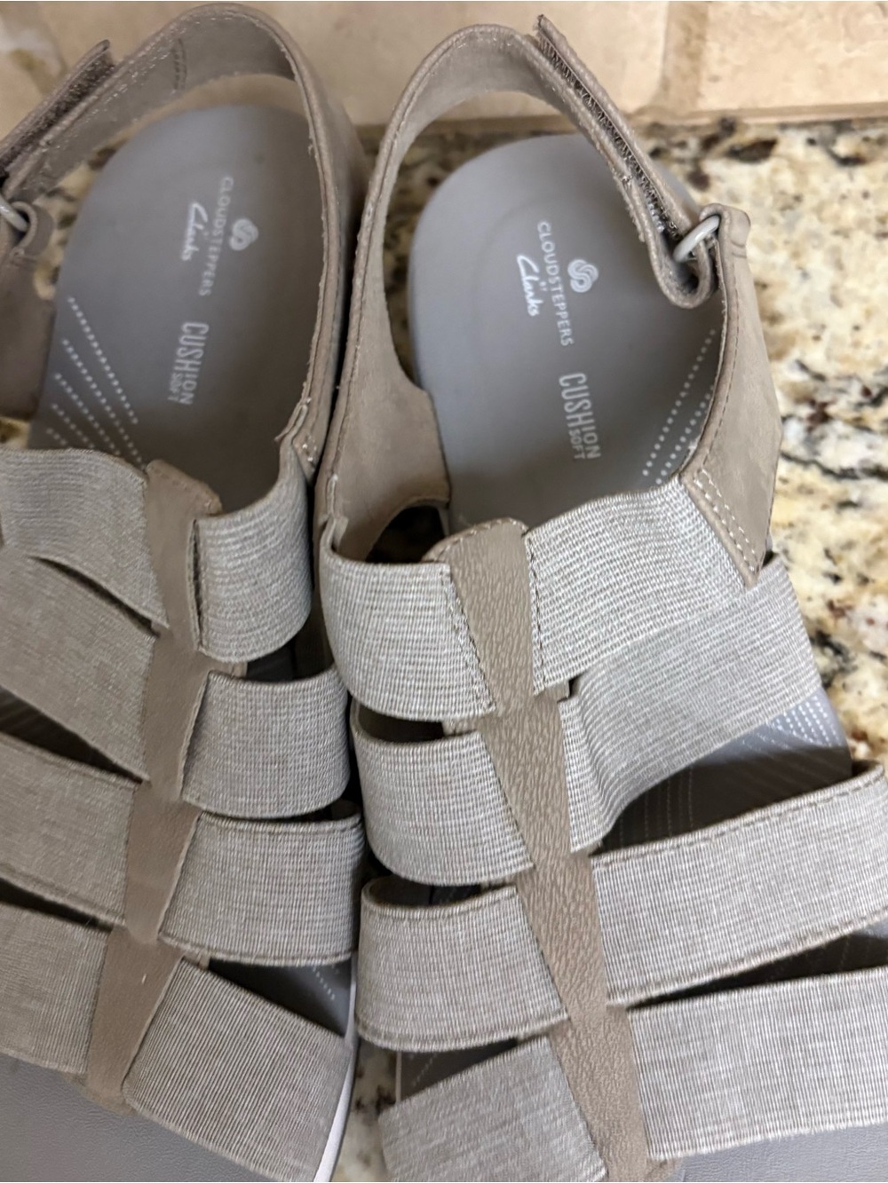 Clarks Women's Strappy Elastic Sandal - Light Gray - Picture 2 of 6